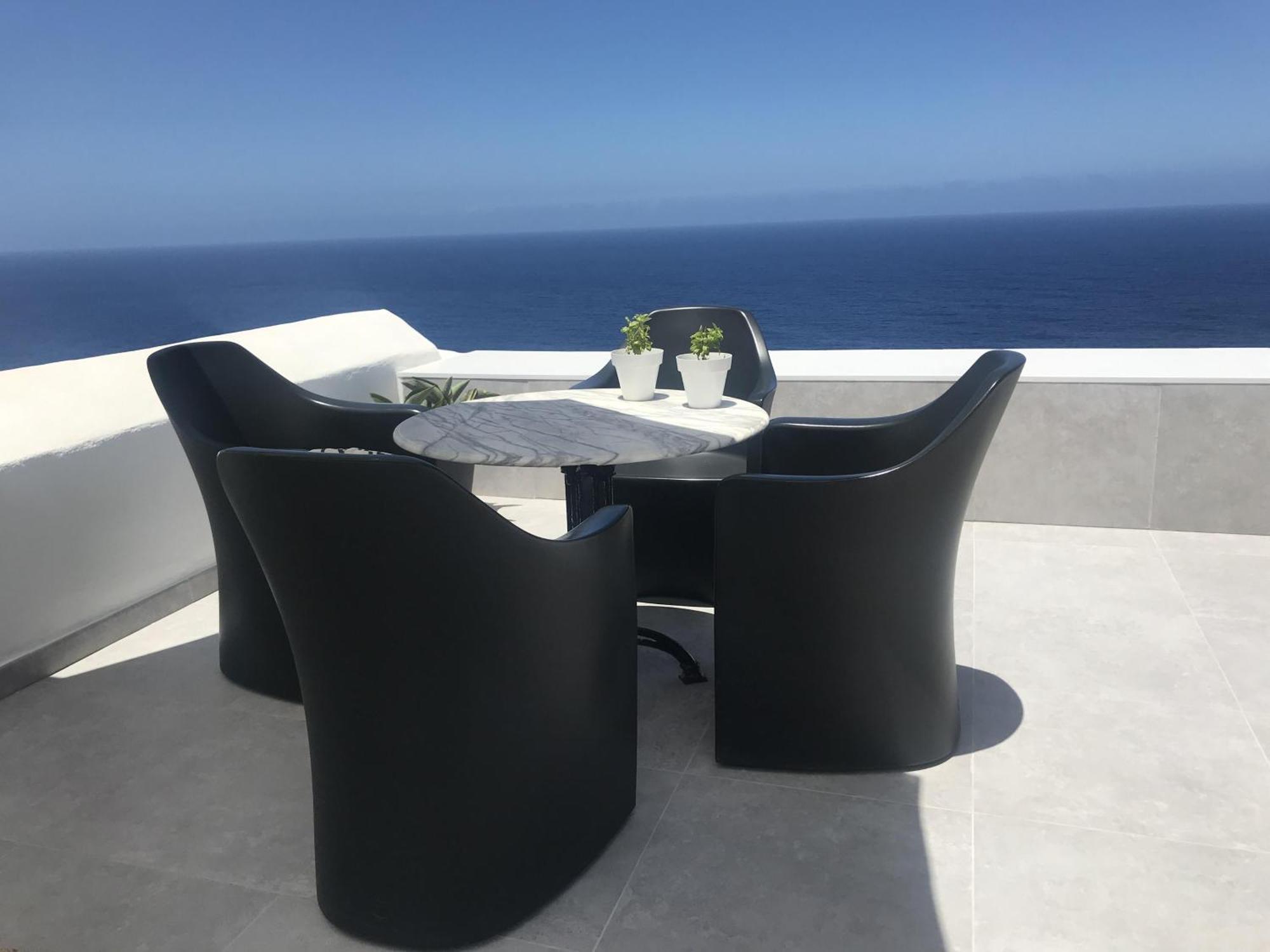 Luxurioese Mit Terrasse